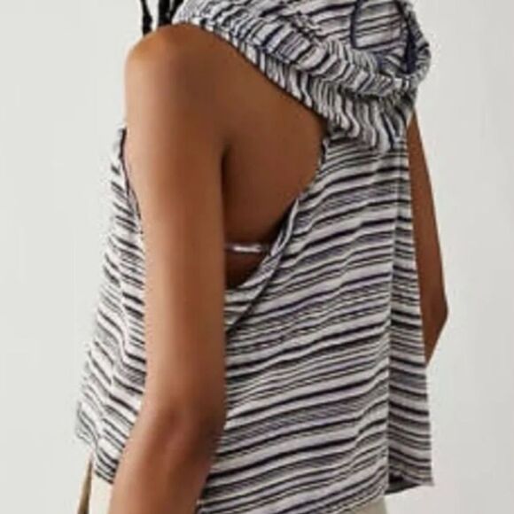 FREE PEOPLE WOMEN’S HOODIE TANK ON FIRE 🔥 SIZE SMALL ALL ABOARD BLUE NWOT - Picture 2 of 4